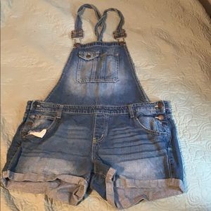 Overall shorts